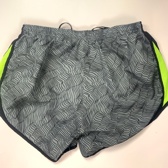 Nike Dri-Fit running shorts - Picture 3 of 4